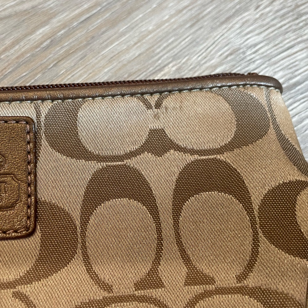 Coach XLarge Signature Wristlet - Picture 8 of 9